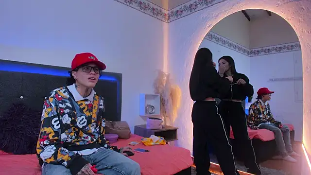 Ale cuzz online show from 03/25/26, 03:33