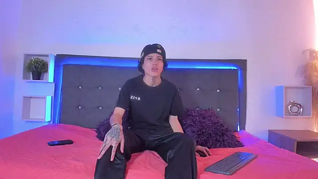 Ale cuzz online show from 03/18/26, 03:03