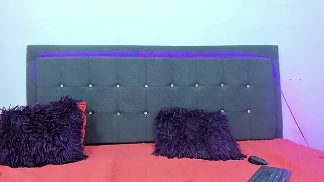 Snapshot of Ale_cuzz chatting on 02/20/26, 02:08 Ale cuzz online show from 02/20/26, 02:08