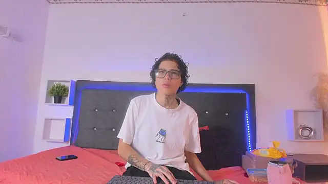 Ale cuzz online show from 03/17/26, 02:53