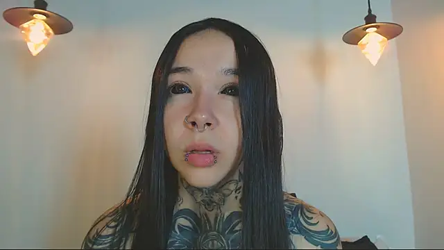 alien eyes09 online show from 04/24/26, 01:40