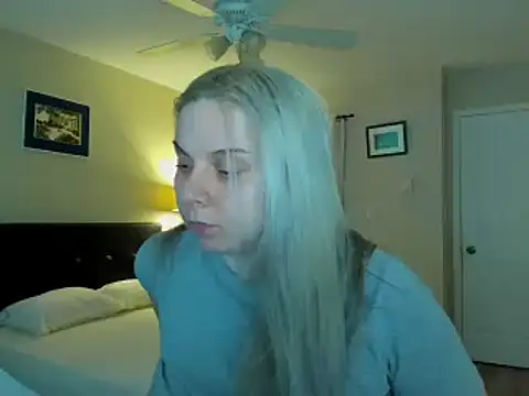 Snapshot of i_love_iva chatting on 02/16/26, 10:40 i love iva online show from 02/16/26, 10:40