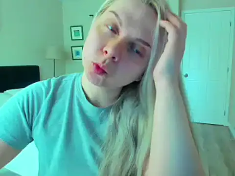 Snapshot of i_love_iva chatting on 02/17/26, 10:40 i love iva online show from 02/17/26, 10:40