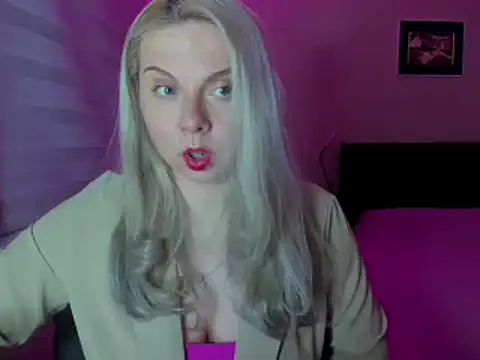 Snapshot of i_love_iva chatting on 02/28/26, 01:00 i love iva online show from 02/28/26, 01:00