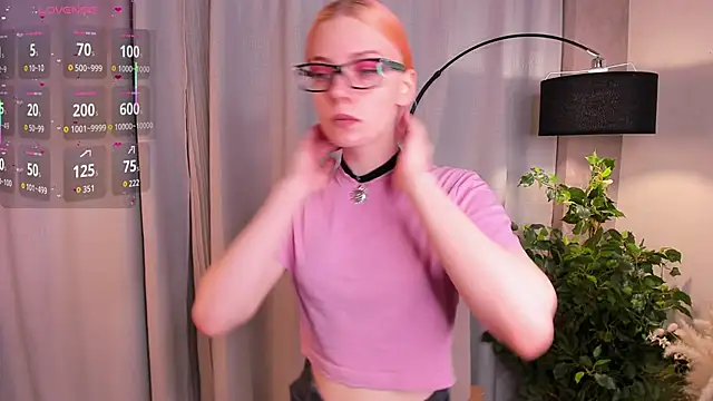 Snapshot of RonniHang chatting on 02/21/26, 01:07 RonniHang online show from 02/21/26, 01:07