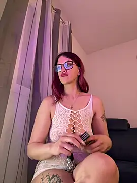 Snapshot of Alessia-Bloom chatting on 05/15/26, 07:56 Alessia-Bloom online show from 05/15/26, 07:56
