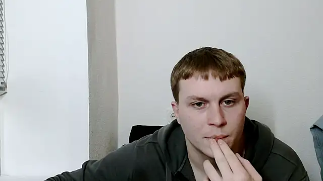 Snapshot of MrHeat_ chatting on 02/21/26, 07:05 MrHeat online show from 02/21/26, 07:05