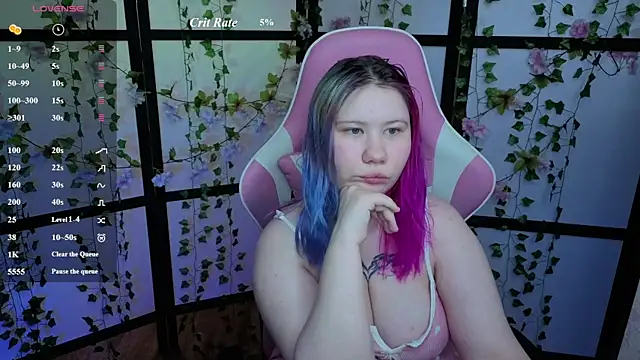 Snapshot of kitsune_little chatting on 06/19/26, 11:38 kitsune little online show from 06/19/26, 11:38