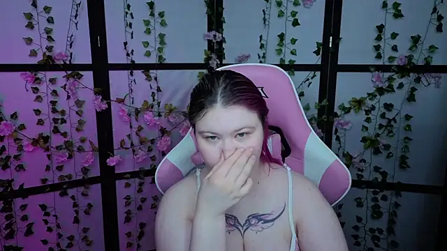 Snapshot of kitsune_little chatting on 06/21/26, 10:26 kitsune little online show from 06/21/26, 10:26