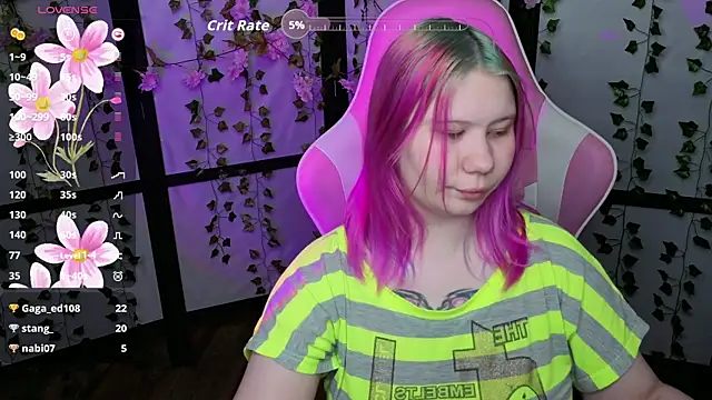 Snapshot of kitsune_little chatting on 03/24/26, 10:21 kitsune little online show from 03/24/26, 10:21