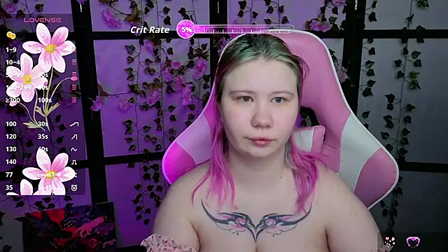 Snapshot of kitsune_little chatting on 04/04/26, 10:38 kitsune little online show from 04/04/26, 10:38