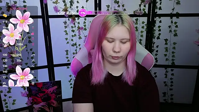 Snapshot of kitsune_little chatting on 04/13/26, 07:56 kitsune little online show from 04/13/26, 07:56