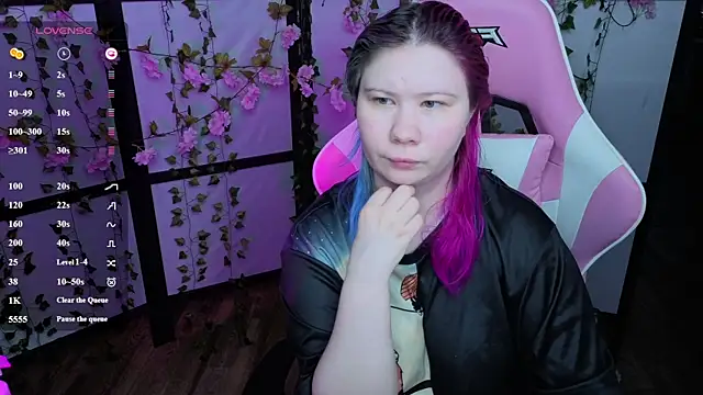 Snapshot of kitsune_little chatting on 06/16/26, 12:10 kitsune little online show from 06/16/26, 12:10