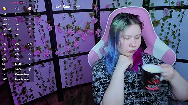 Snapshot of kitsune_little chatting on 06/18/26, 03:05 kitsune little online show from 06/18/26, 03:05