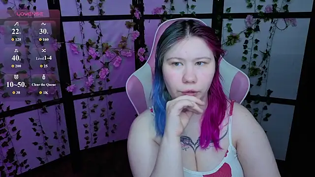 Snapshot of kitsune_little chatting on 06/14/26, 11:39 kitsune little online show from 06/14/26, 11:39