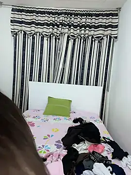 Sttrawberry online show from 04/05/26, 09:32