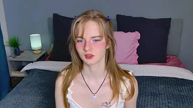 ElfieWhite online show from 04/30/26, 04:25