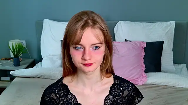 ElfieWhite online show from 05/11/26, 04:59