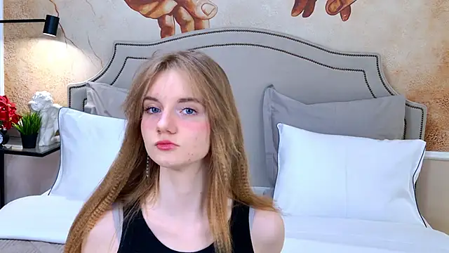 ElfieWhite online show from 03/12/26, 06:34