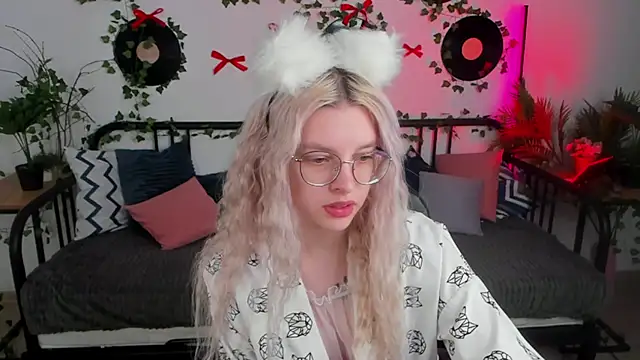 Snapshot of TiffanyPeachi chatting on 02/26/26, 10:37 TiffanyPeachi online show from 02/26/26, 10:37