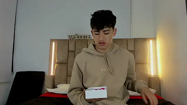 Noir Sebas online show from 03/28/26, 04:13