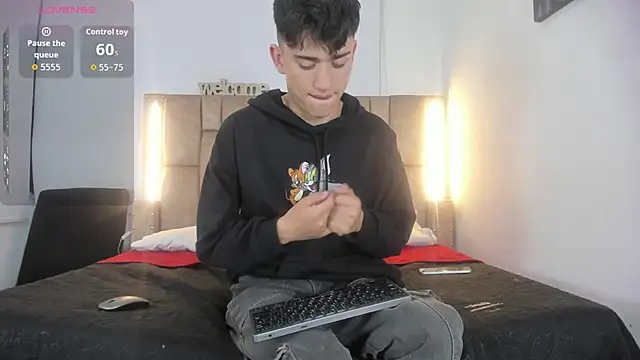 Noir Sebas online show from 04/16/26, 03:18