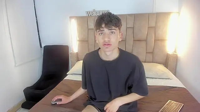 Noir Sebas online show from 03/19/26, 04:01