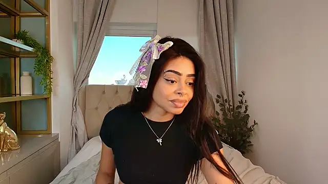 Pauline Clark online show from 03/25/26, 08:41