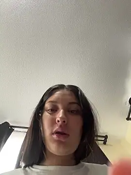 Snapshot of Lucyfer_fire chatting on 03/01/26, 11:32 Lucyfer fire online show from 03/01/26, 11:32