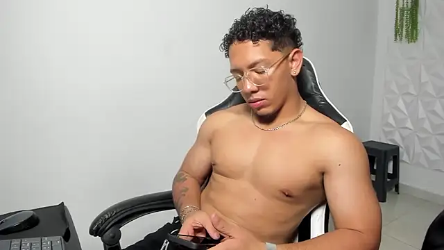 Snapshot of MaxSeduce23 chatting on 02/13/26, 07:14 MaxSeduce23 online show from 02/13/26, 07:14