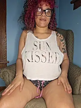 Snapshot of VelvetVixen_735 chatting on 04/14/26, 06:07 VelvetVixen 735 online show from 04/14/26, 06:07