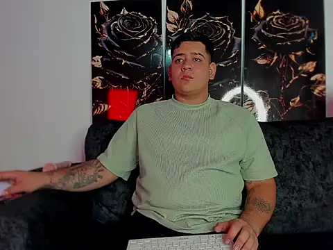 Snapshot of winy_hot chatting on 02/18/26, 05:38 winy hot online show from 02/18/26, 05:38