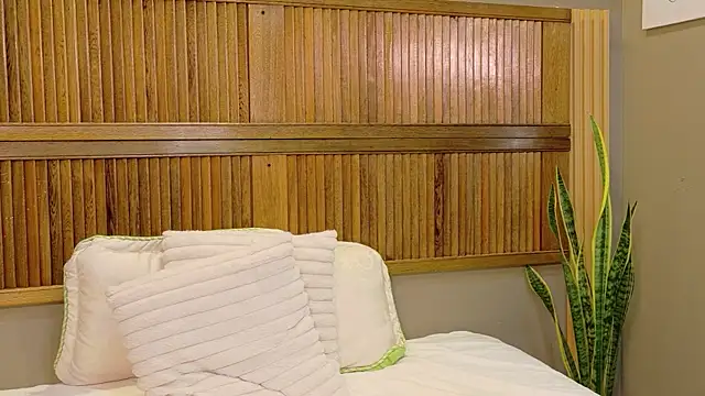 Snapshot of kaiawhite chatting on 07/12/26, 12:33 kaiawhite online show from 07/12/26, 12:33