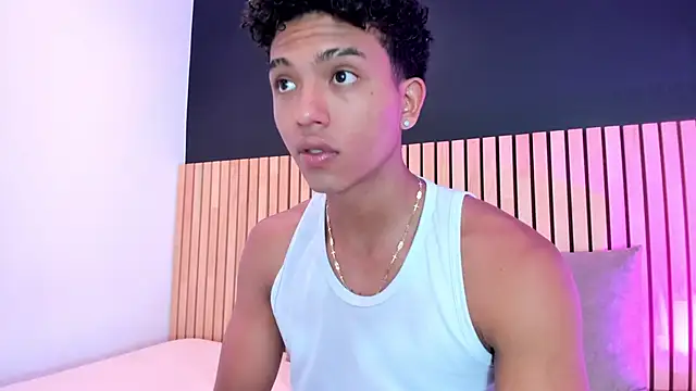 Snapshot of jhoystrong_ chatting on 02/20/26, 07:38 jhoystrong online show from 02/20/26, 07:38