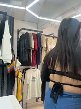 Miss Bella Flame online show from 04/24/26, 06:54