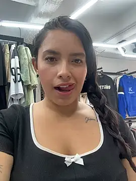 Miss Bella Flame online show from 04/15/26, 07:58