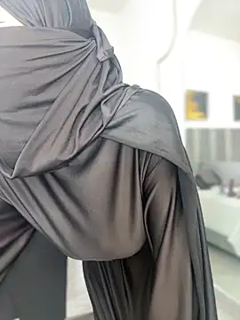 aminaa  online show from 02/18/26, 06:59