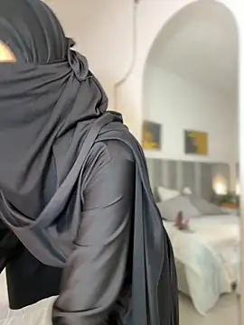 aminaa  online show from 02/14/26, 07:03