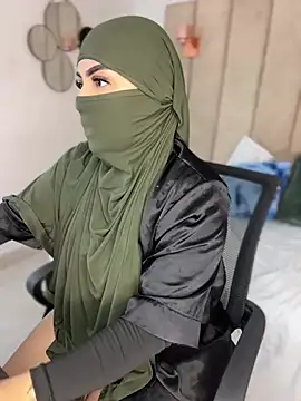 Snapshot of rashaaa_ chatting on 02/13/26, 07:03 rashaaa online show from 02/13/26, 07:03