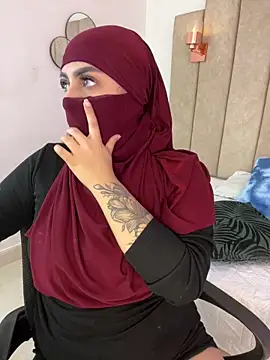 Snapshot of rashaaa_ chatting on 02/16/26, 07:01 rashaaa online show from 02/16/26, 07:01