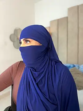 Snapshot of rashaaa_ chatting on 03/01/26, 02:11 rashaaa online show from 03/01/26, 02:11