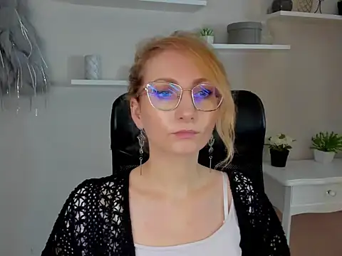 CinderellaMoon online show from 02/25/26, 06:35