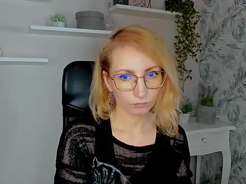 CinderellaMoon online show from 02/23/26, 06:25