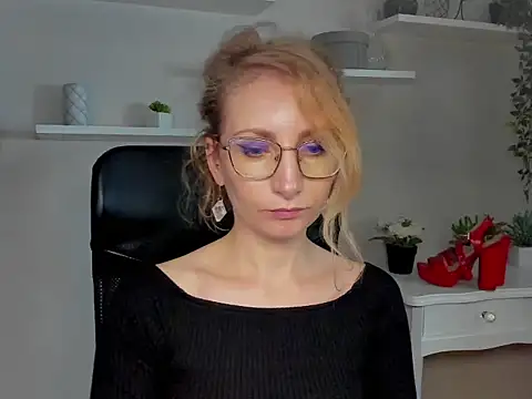 CinderellaMoon online show from 02/26/26, 06:24