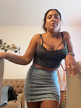 Snapshot of leona-david chatting on 03/26/26, 05:55 leona-david online show from 03/26/26, 05:55