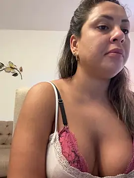 Snapshot of leona-david chatting on 04/02/26, 08:48 leona-david online show from 04/02/26, 08:48