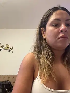 Snapshot of leona-david chatting on 04/03/26, 02:45 leona-david online show from 04/03/26, 02:45