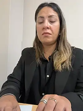 leona-david online show from 04/22/26, 12:23