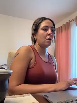 Snapshot of leona-david chatting on 04/10/26, 07:32 leona-david online show from 04/10/26, 07:32