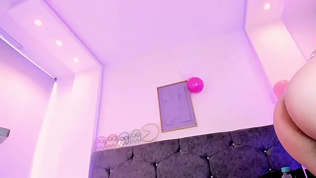 Snapshot of Megan_Morphy chatting on 06/03/26, 02:33 Megan Morphy online show from 06/03/26, 02:33